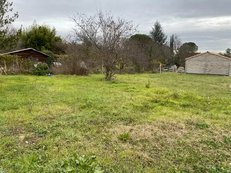 Terrain à bâtir, 440 m² - Rochemaure (07400)