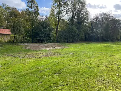 Terrain à bâtir, 2 000 m²