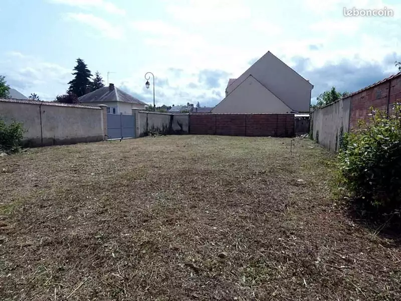 Terrain à bâtir, 367 m² - Ezy-sur-Eure (27530)