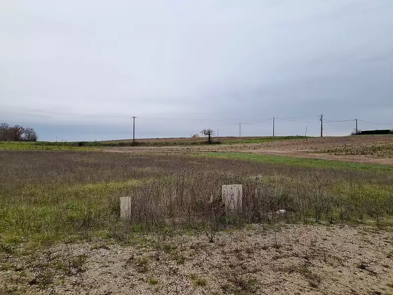 Terrain à bâtir, 585 m² - Laduz (89110)