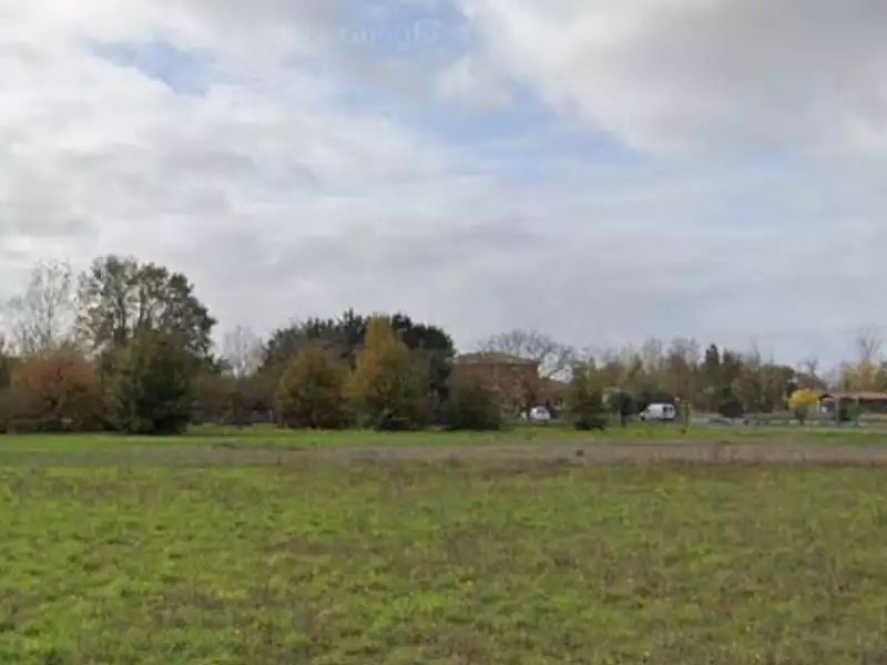 Terrain à bâtir, 600 m² - Noé (31410)