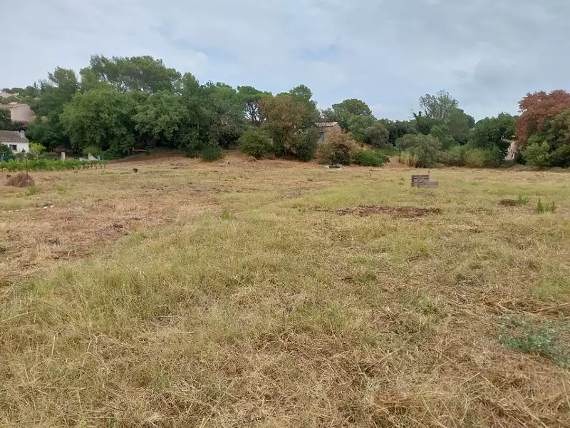 Terrain à bâtir, 392 m² - Fréjus (83600)