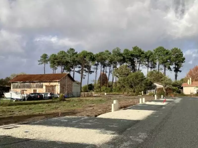 Terrain à bâtir, 750 m² - Le Porge (33680)