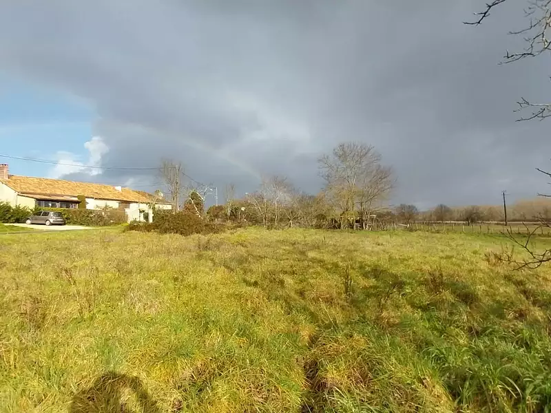 Terrain à bâtir, 1 228 m² - Neuvic (24190)