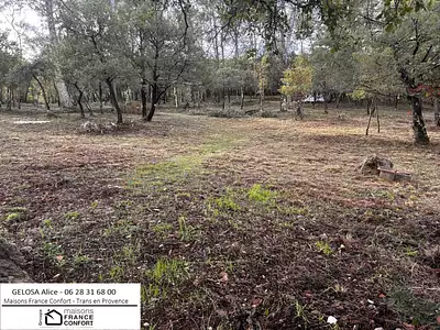 Terrain à bâtir, 769 m²
