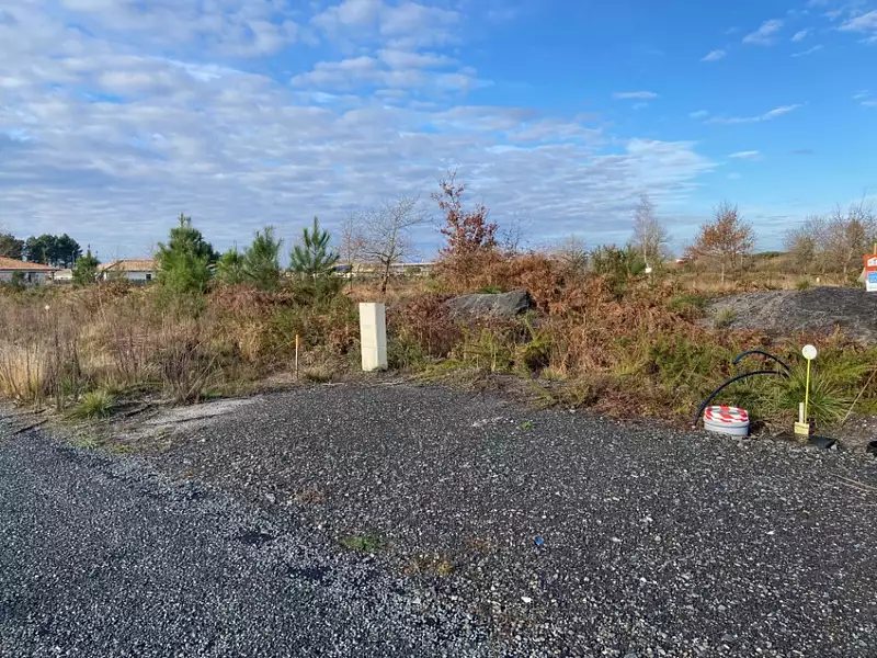 Terrain à bâtir, 637 m² - Margaux-Cantenac (33460)