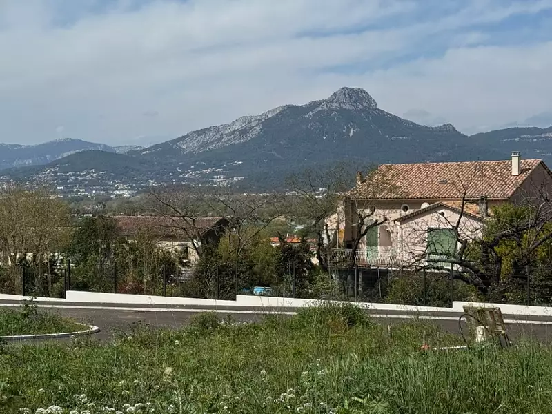 Maison neuve, 110 m² - La Crau (83260)
