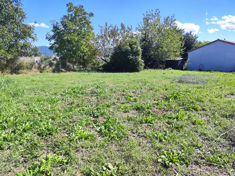 Terrain à bâtir, 593 m² - Carnoules (83660)