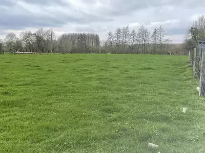 Terrain à bâtir, 700 m²