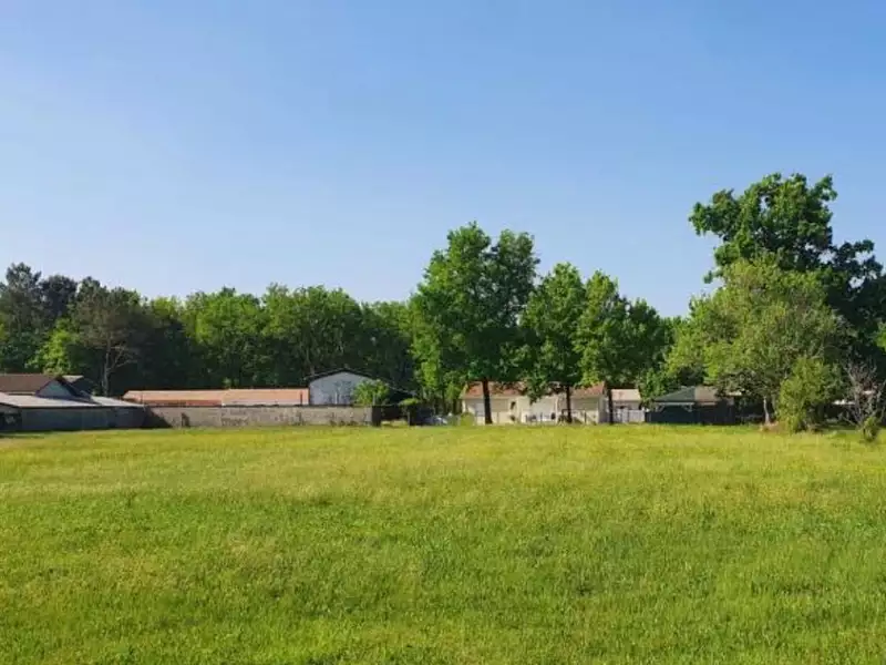 Terrain à bâtir, 610 m² - Saint-Magne (33125)