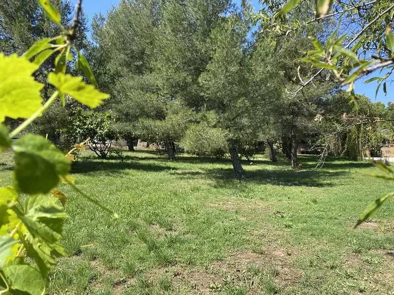 Terrain à bâtir, 590 m² - Le Pradet (83220)