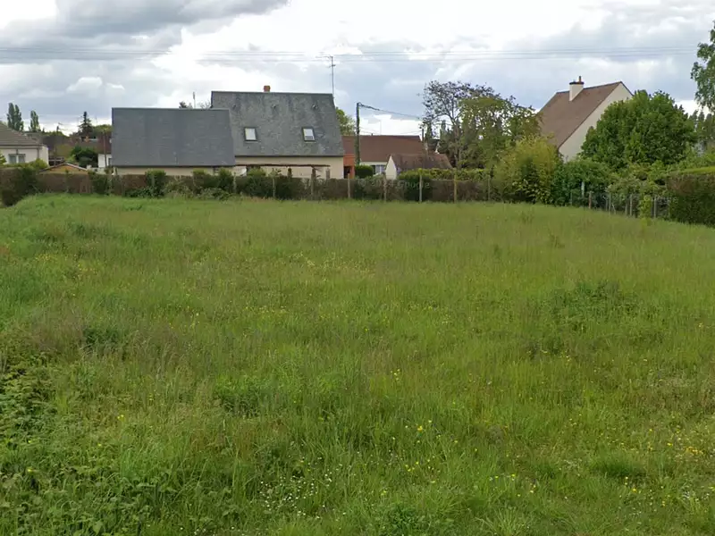 Terrain à bâtir, 695 m² - Cléry-Saint-André (45370)