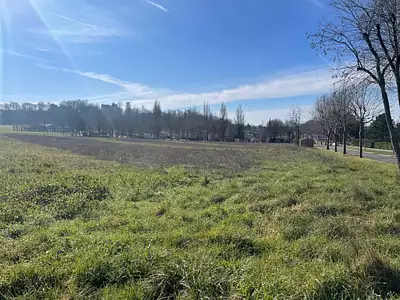 Terrain à bâtir, 606 m²