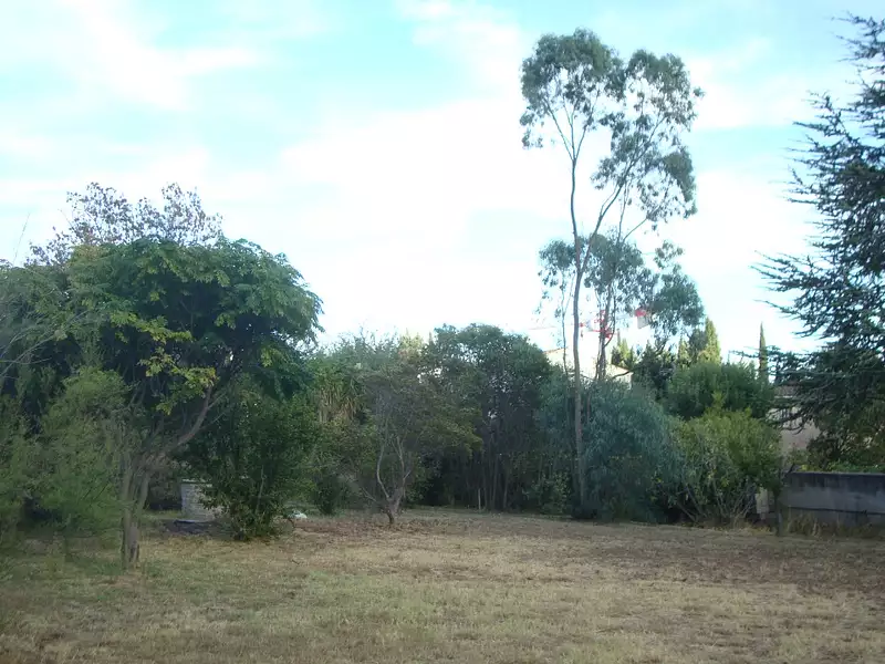 Terrain à bâtir, 490 m² - Cuers (83390)