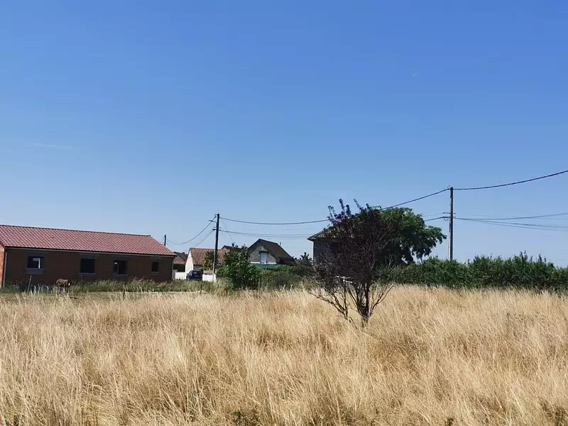 Terrain à bâtir, 800 m² - Saint-Pont (03110)