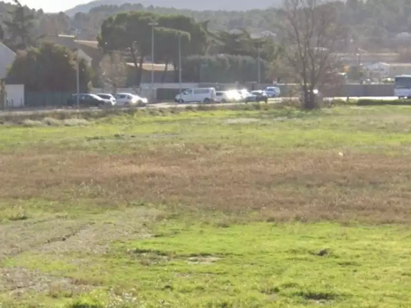 Terrain à bâtir, 258 m² - Pertuis (84120)