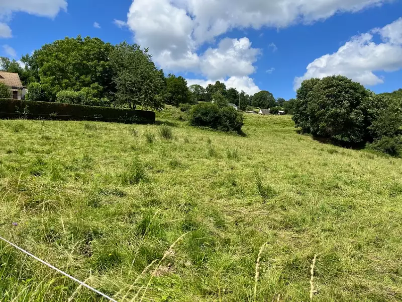 Terrain à bâtir, 1 835 m² - Reilhac (15250)
