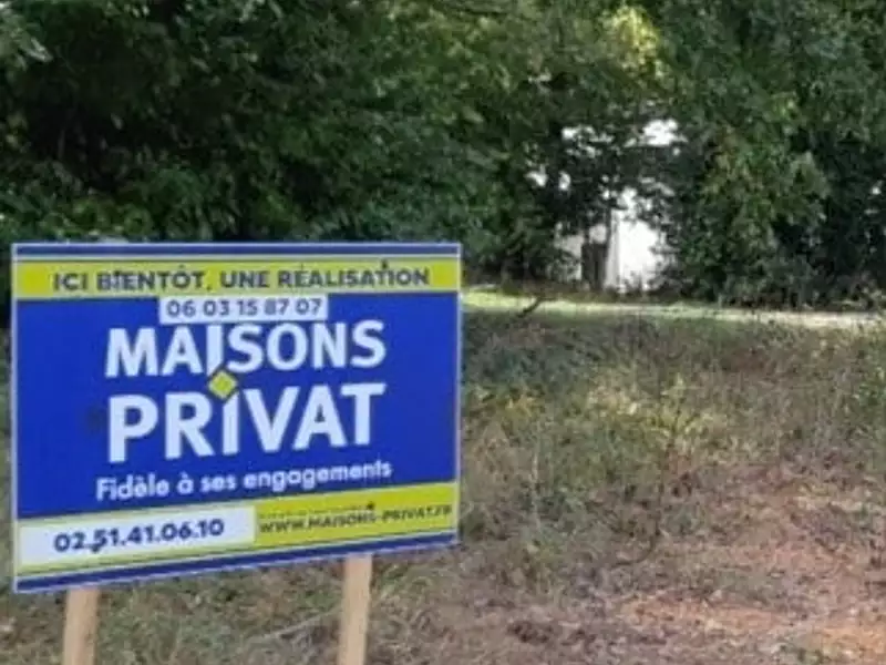 Terrain à bâtir, 807 m² - La Roche-sur-Yon (85000)