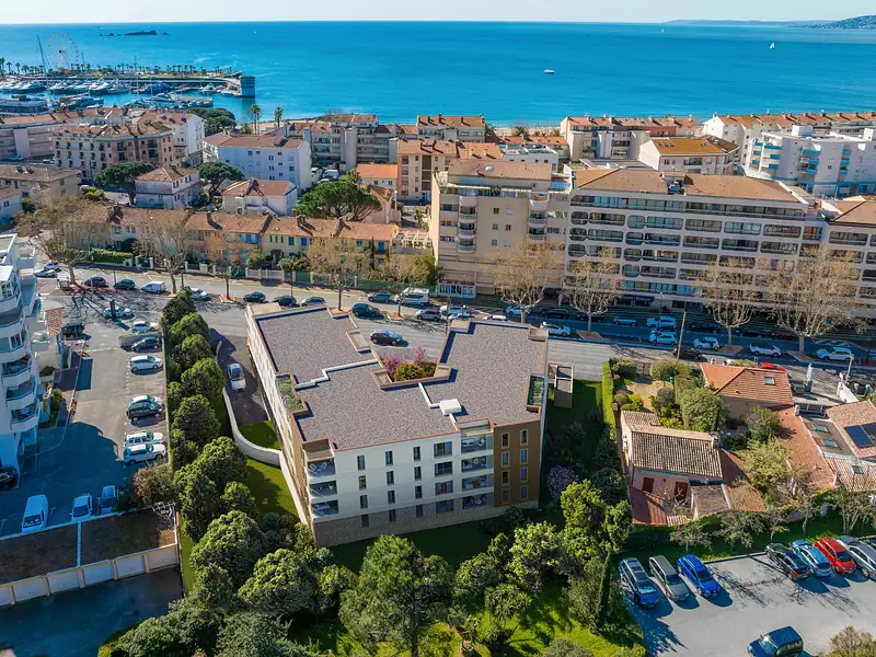 Anna - Fréjus (83600)