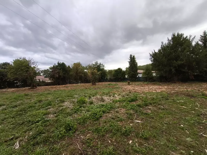 Terrain à bâtir, 605 m² - Malataverne (26780)