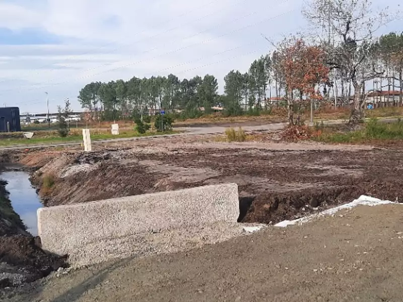 Terrain à bâtir, 605 m² - Mios (33380)