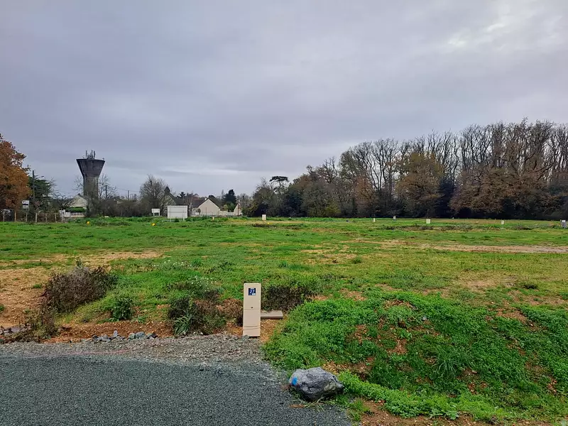 Terrain à bâtir, 406 m² - Feneu (49460)