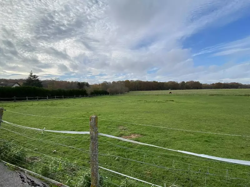 Terrain à bâtir, 1 088 m² - Etrépagny (27150)