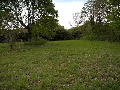 Terrain à bâtir, 2 400 m²