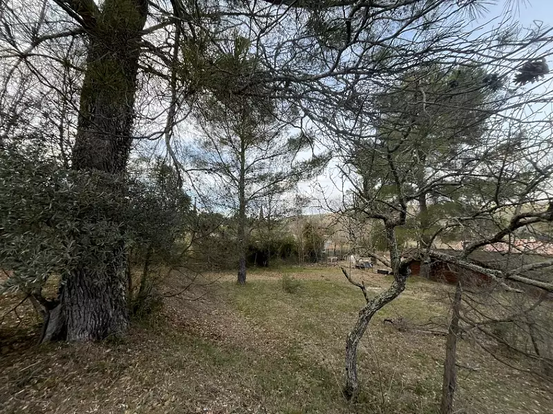 Terrain à bâtir, 1 037 m² - Salernes (83690)