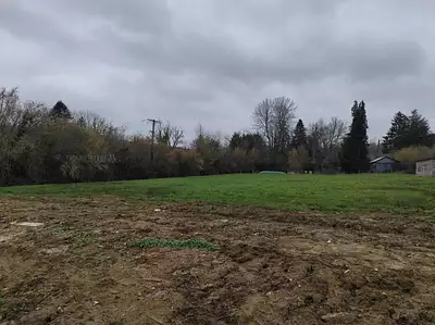 Terrain à bâtir, 2 106 m²