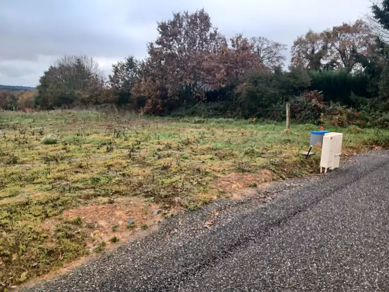 Terrain à bâtir, 355 m² - Dourdain (35450)