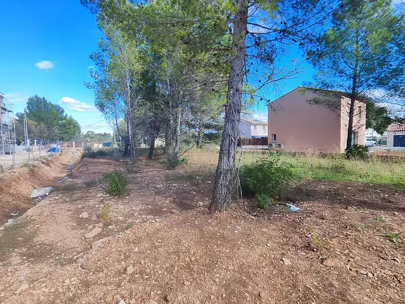 Terrain à bâtir, 431 m² - Cuers (83390)