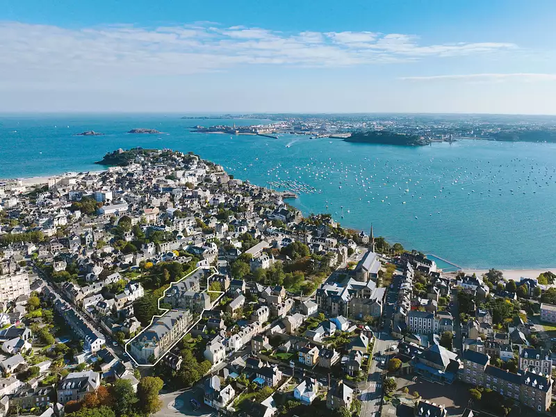 Cour Lawrence - Dinard (35800)