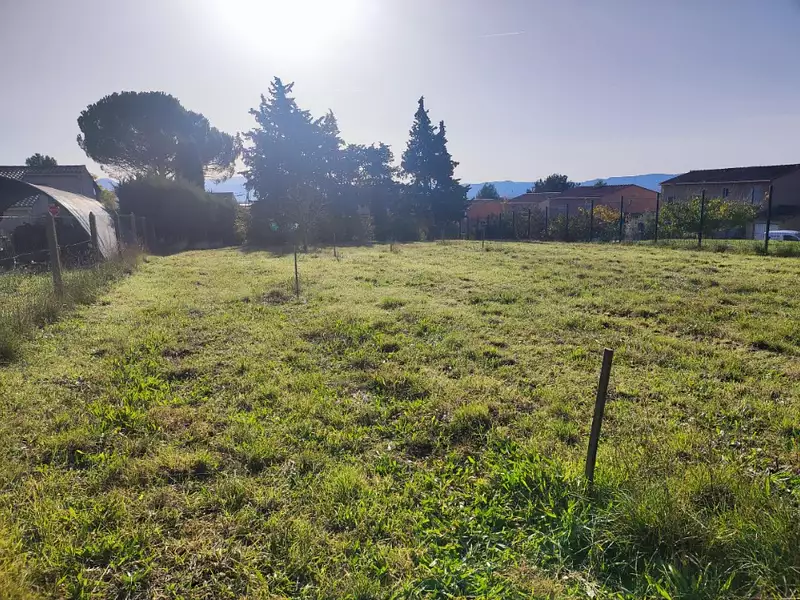 Terrain à bâtir, 440 m² - Pertuis (84120)