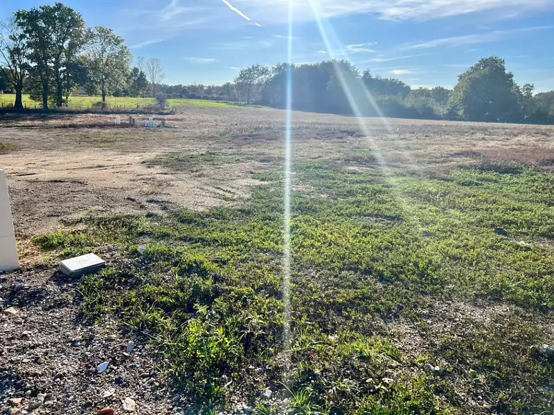 Terrain à bâtir, 401 m² - Attignat (01340)