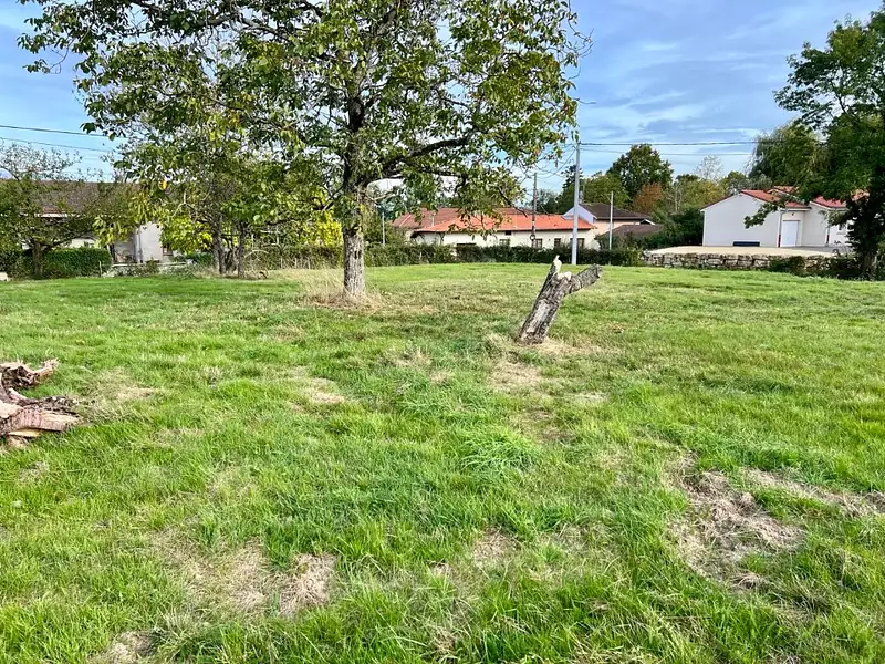 Terrain à bâtir, 833 m² - Viriat (01440)