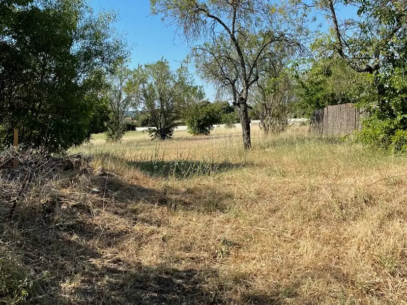 Terrain à bâtir, 304 m² - Saint-Quentin-la-Poterie (30700)