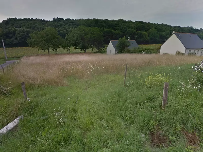 Terrain à bâtir, 2 386 m² - Chinon (37500)