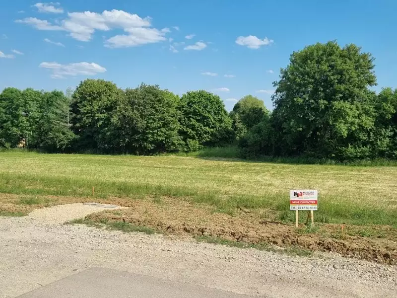 Terrain à bâtir, 812 m² - Mancieulles (54790)
