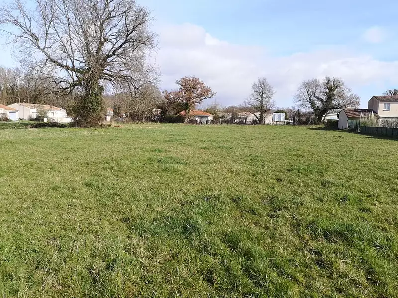 Terrain à bâtir, 325 m² - Médis (17600)