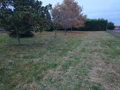 Terrain à bâtir, 2 400 m²