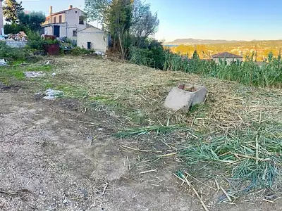 Terrain à bâtir, 417 m² - Saint-Cyr-sur-Mer (83270)