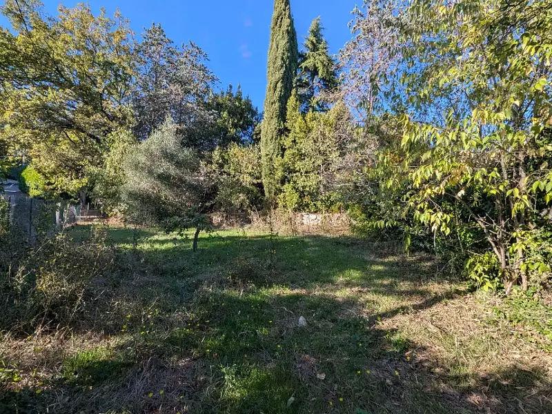 Terrain à bâtir, 1 075 m² - Peymeinade (06530)