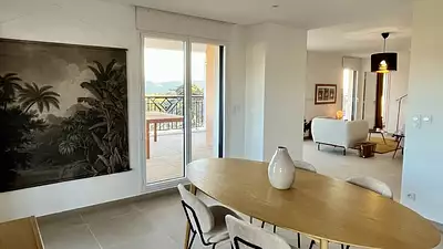 Dernier 4 pièces à 12 min du cours Mirabeau **