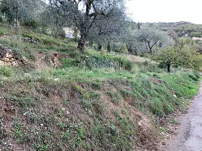 Terrain à bâtir, 1 900 m²