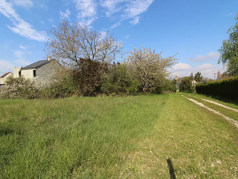 Terrain à bâtir, 650 m² - Vineuil (41350)