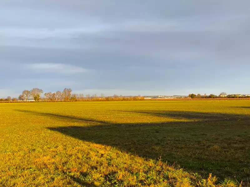 Terrain à bâtir, 880 m² - Les Métairies (16200)