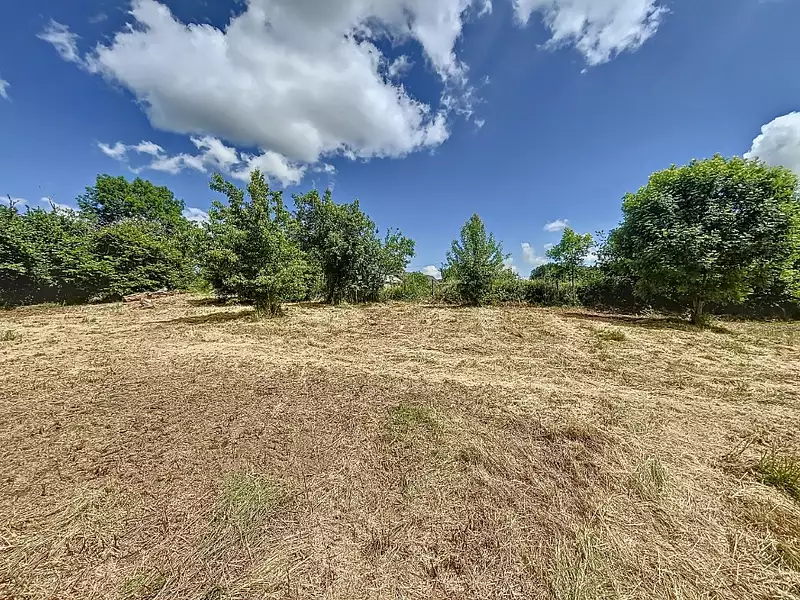 Terrain à bâtir, 2 250 m² - Donzenac (19270)