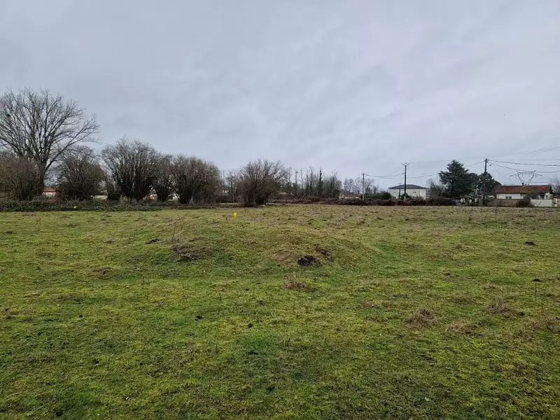 Terrain à bâtir, 573 m² - Ambarès-et-Lagrave (33440)