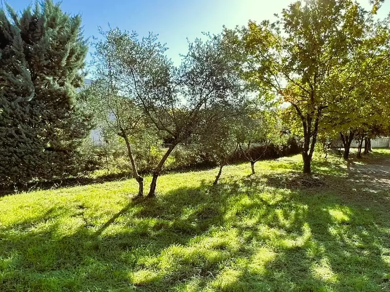 Terrain à bâtir, 750 m² - Brignoles (83170)